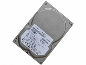 Hitachi-HDS721616PLAT80.330x300